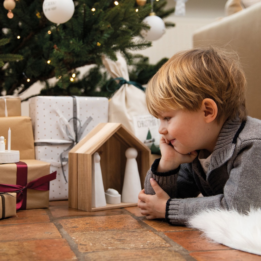 Crèche en Porcelaine et Bois