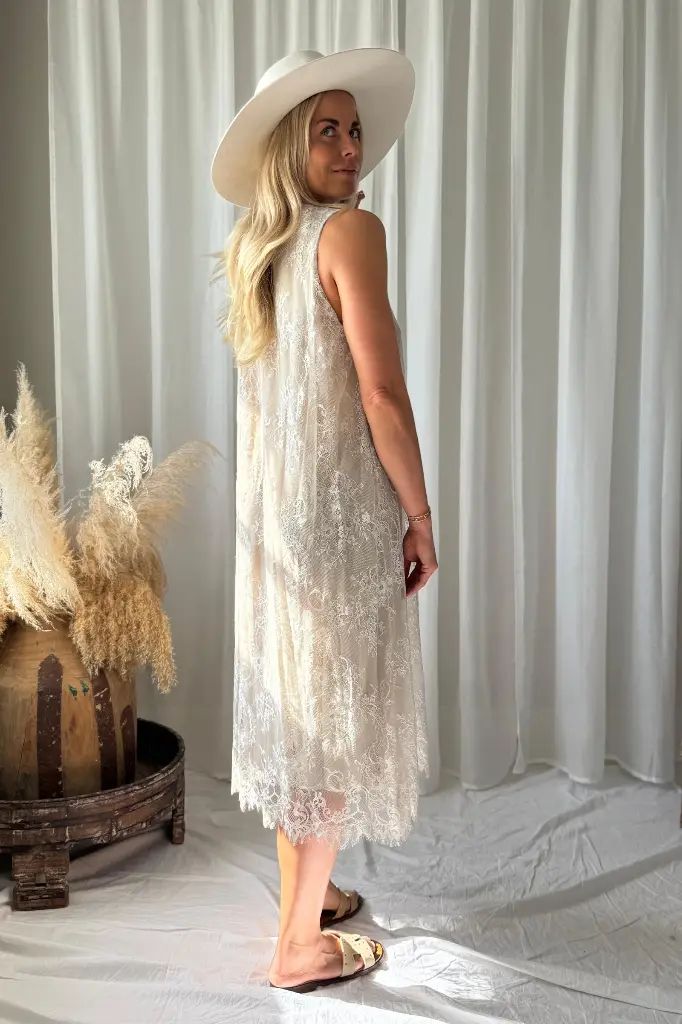 BYPIAS - Robe Lace Darling (sand)