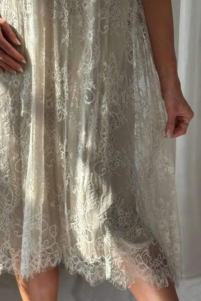 BYPIAS - Robe Lace Darling (sand)