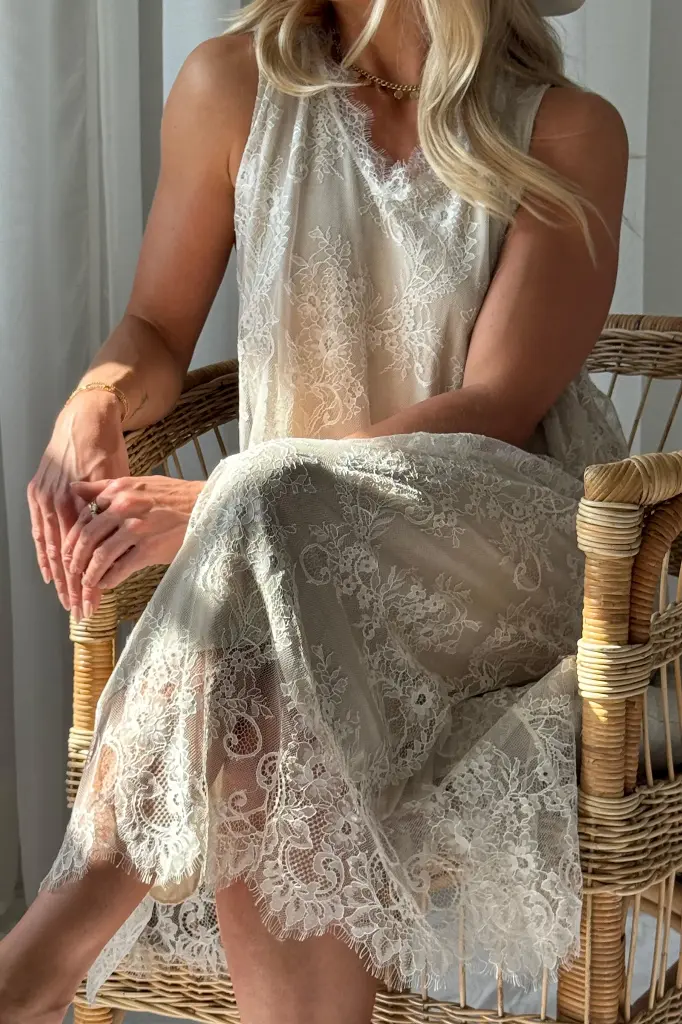 BYPIAS - Robe Lace Darling (sand)
