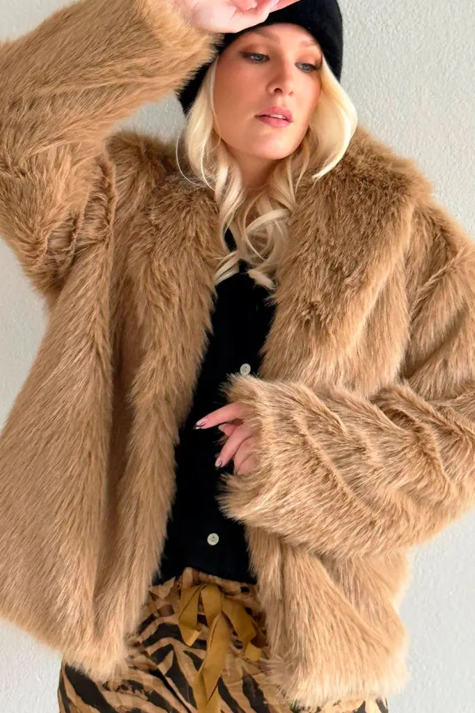 BYPIAS - Manteau Demi Fausse Fourrure (beige)