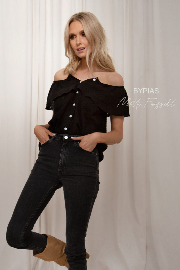 BYPIAS - Top Layla (black) 50%